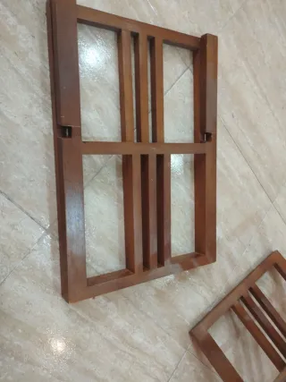 2 Revisteros de Madera Marrón