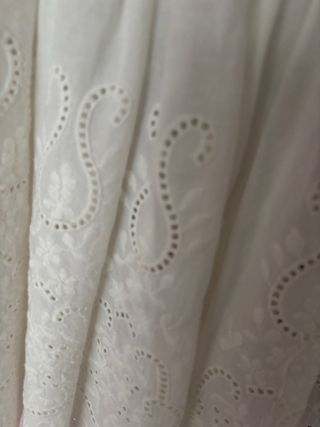 Blusa blanca bordada mujer