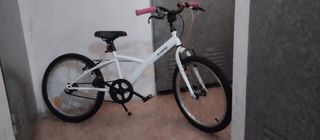 Bicicleta infantil BTWIN blanca