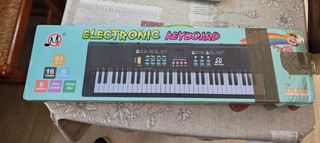 Teclado Electrónico 61 Teclas