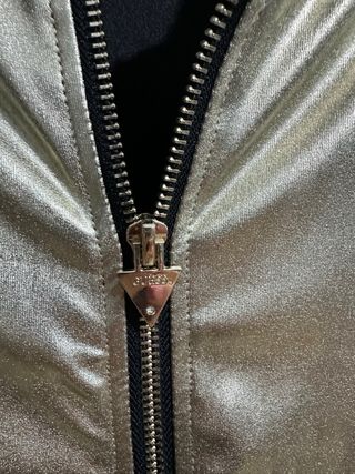 Chaqueta Guess Dorada y Negra