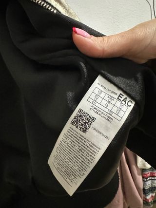 Chaqueta Guess Dorada y Negra