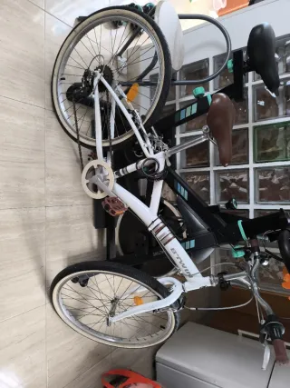 Bicicleta infantil B'TWIN blanca