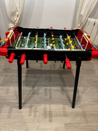 Futbolín infantil con patas