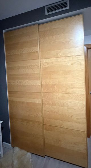 Armario corredero Ikea madera