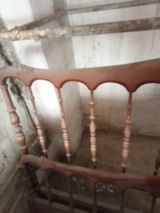 Spalliera letto in legno e metallo