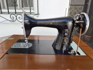 Máquina de coser Alfa. PRECIO NEGOCIABLE