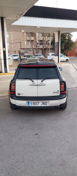 MINI Clubman 2012