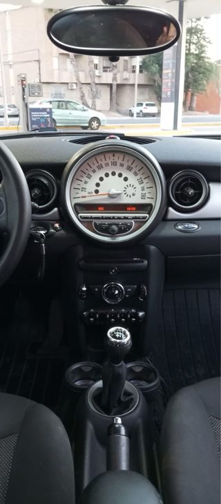 MINI Clubman 2012