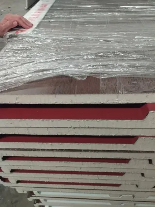 Panel Sándwich Almacén Sevilla. Porte. Montajes.