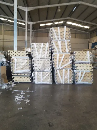 Panel Sándwich Almacén Sevilla. Porte. Montajes.