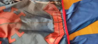 Disfraz y cortavientos Spiderman