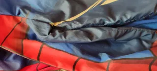 Disfraz y cortavientos Spiderman