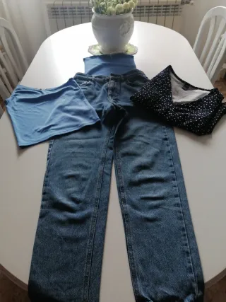 Pantalón vaquero Pull&Bear + 3 camisetas