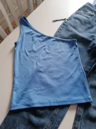 Pantalón vaquero Pull&Bear + 3 camisetas