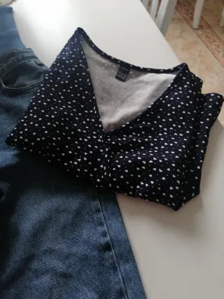 Pantalón vaquero Pull&Bear + 3 camisetas