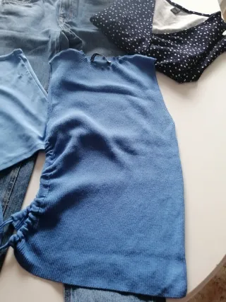 Pantalón vaquero Pull&Bear + 3 camisetas