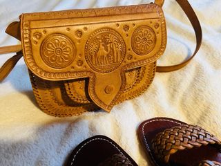 Conjunto Bolso y Sandalias de Piel