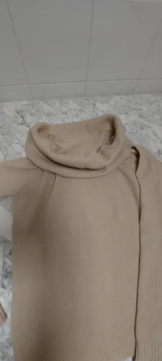 Jersey cuello vuelto beige talla M