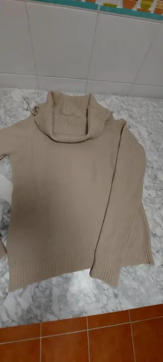 Jersey cuello vuelto beige talla M