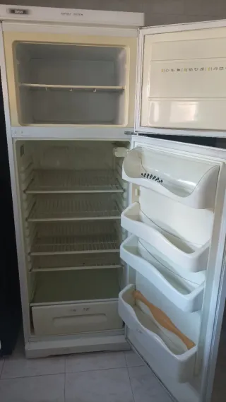 Nevera Zanussi