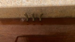 Piano de madera con banqueta