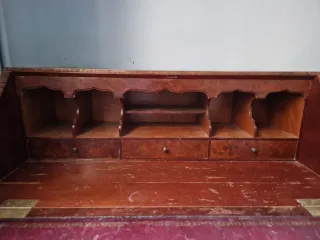 Bureau antiguo de madera
