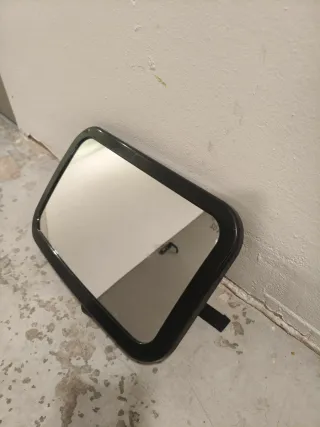 Espejo vigila niños coche