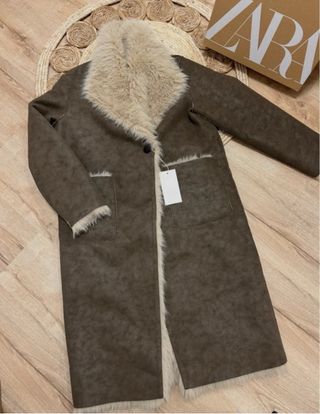 Abrigo reversible de pelo viral de Zara XS