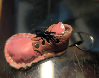 Llavero Bota Cuero Rosa