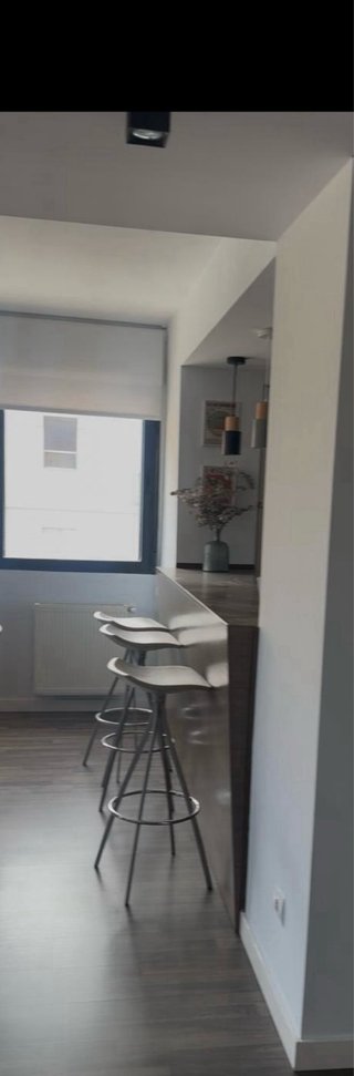 Mesa comedor cristal y 6 sillas. REGALO 3 taburete