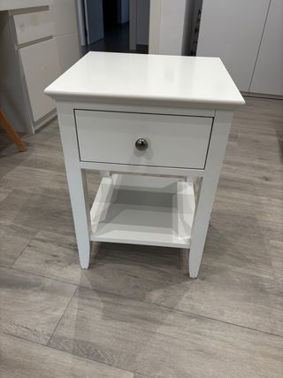 Mesita de noche blanca de madera maciza