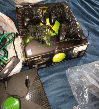 Xbox Original Negra + 4 Mandos + Adaptador TV