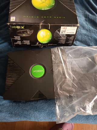 Xbox Original Negra + 4 Mandos + Adaptador TV