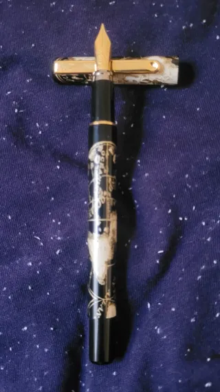 Pluma Inoxcrom Mapa Mundo Dorada