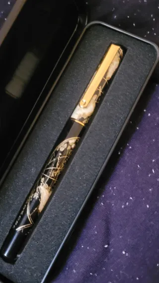 Pluma Inoxcrom Mapa Mundo Dorada