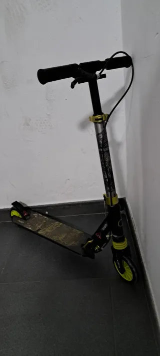 Patinete Oxelo Negro y Amarillo