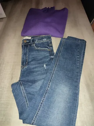 Pantalón vaquero Stradivarius y jersey Primark
