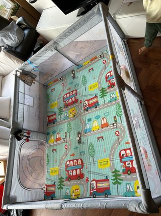 Parque infantil y corralito para bebés