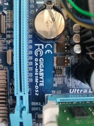 Placa Base Gigabyte GA-H61M-DS2