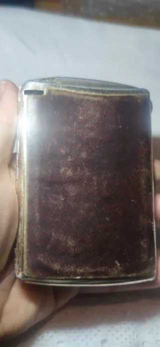 Pitillera con mechero