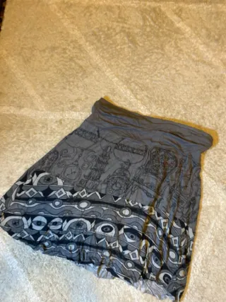 Falda Desigual Gris Estampada Talla L