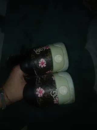 Zapatillas Guess Talla 41 más traje deportivo t M