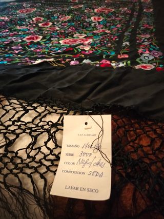 Mantón de Manila Feliciano Foronda.