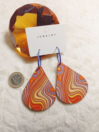 Pendientes madera diseño abstracto