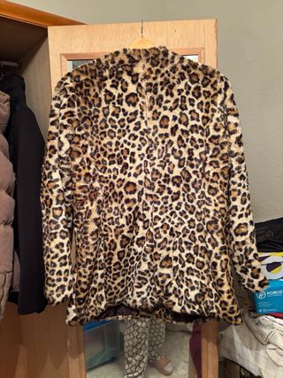 Abrigo pelo leopardo Stradivarius Talla Única