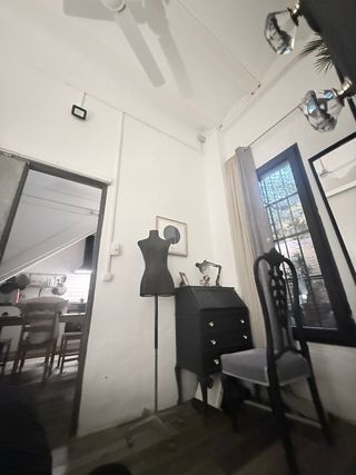 Conjunto Has:Armario,Escritorio, Silla, espejo