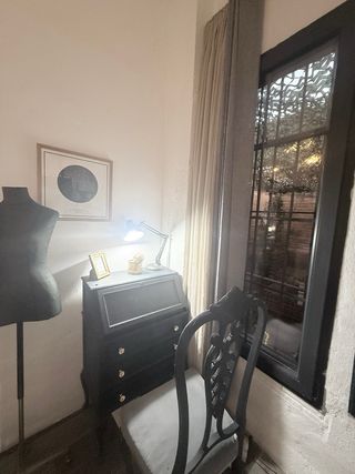 Conjunto Has:Armario,Escritorio, Silla, espejo