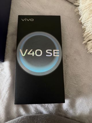 Vivo V40 SE + Auricolari + Caricatore (originali)