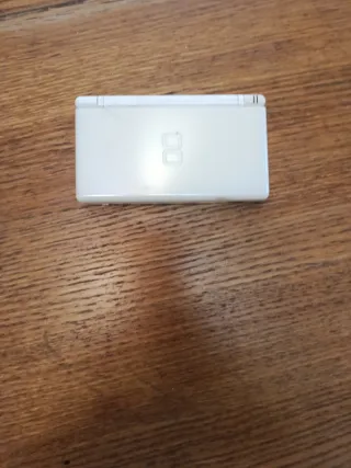 Nintendo DS + Mario Kart DS + Cargador original